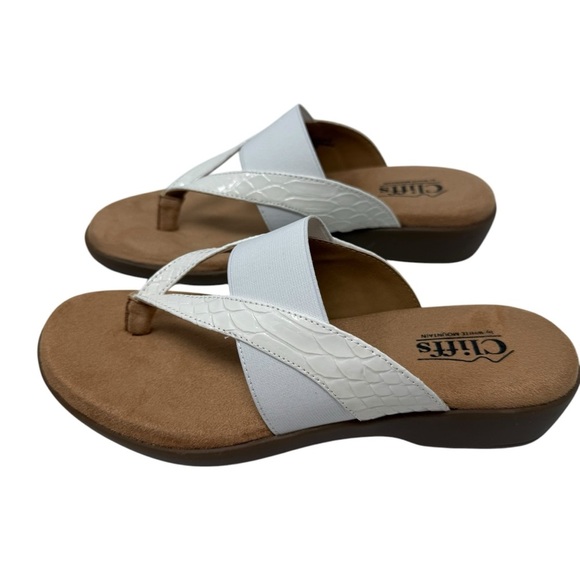Cliffs by White Mountain Bumble Women's size 7 Thong Sandals White slip on NWT - Picture 5 of 8